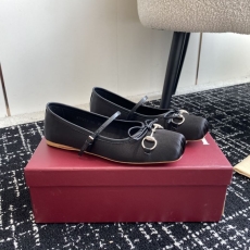 Gucci Flat Shoes